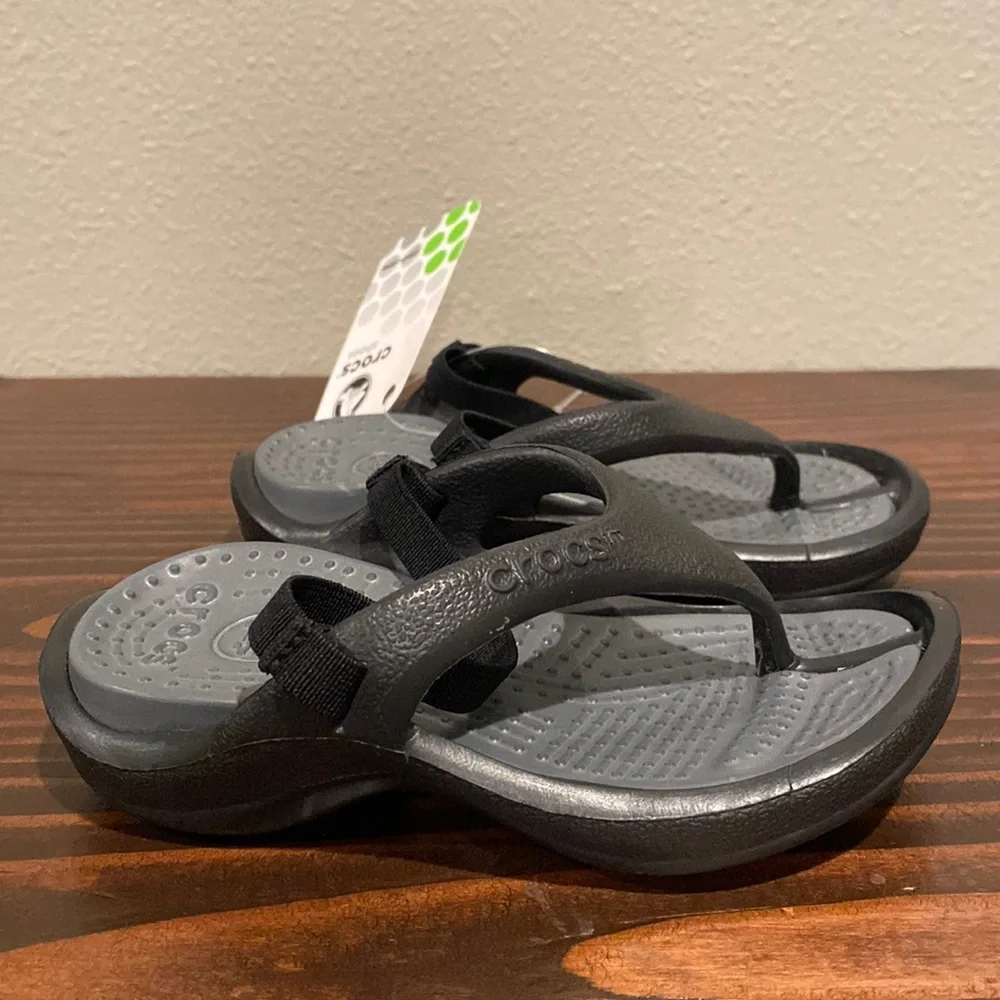Kids Athens Crocs Sandals size: 6/7 C